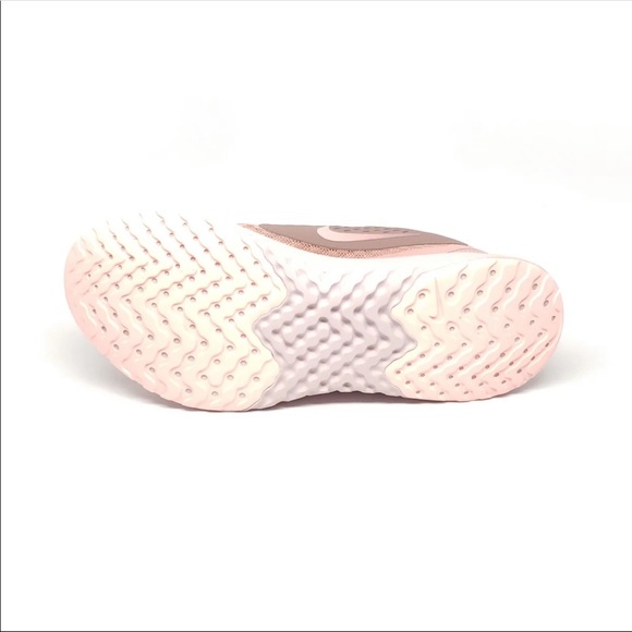 Nike Legend React - Picture 4 of 4